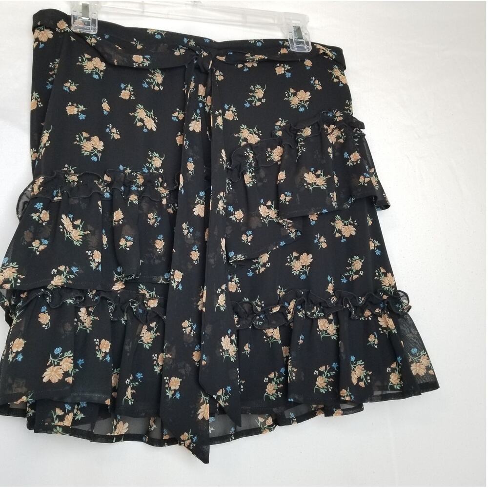 No Boundaries Black Floral Ruffle Tired Sheer Lined Pull On Skirt Sz LG (11/13)